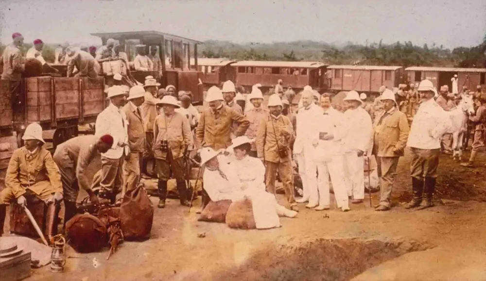 Passengers and trains at Tengeni station on the Usambara Railway