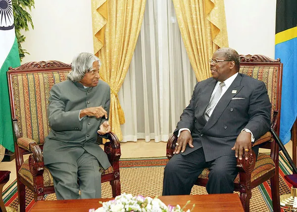 President Mkapa with India's president, A. P. J. Abdul Kalam, in Dar es Salaam, September 2004